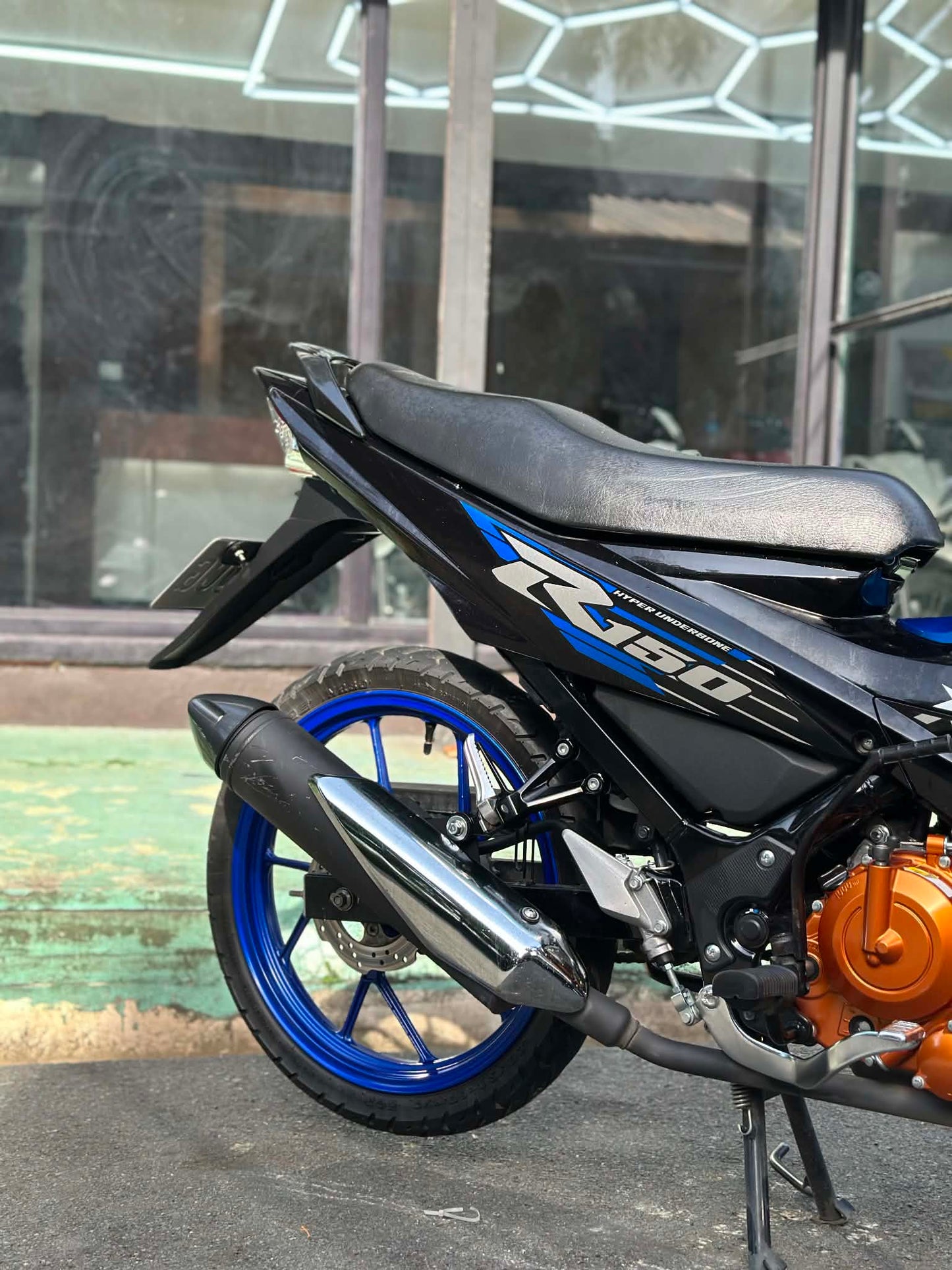 SUZUKI RAIDER CARB (BLUE)