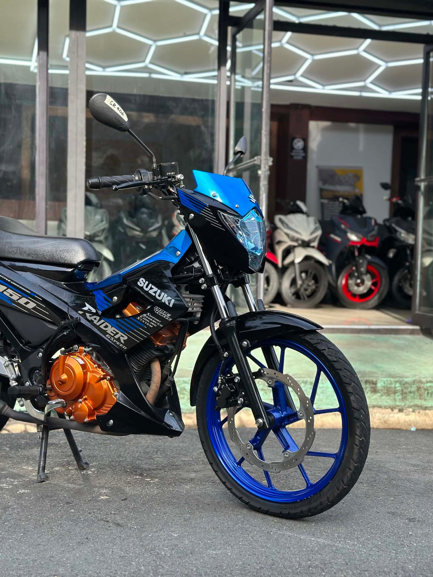 SUZUKI RAIDER CARB (BLUE)