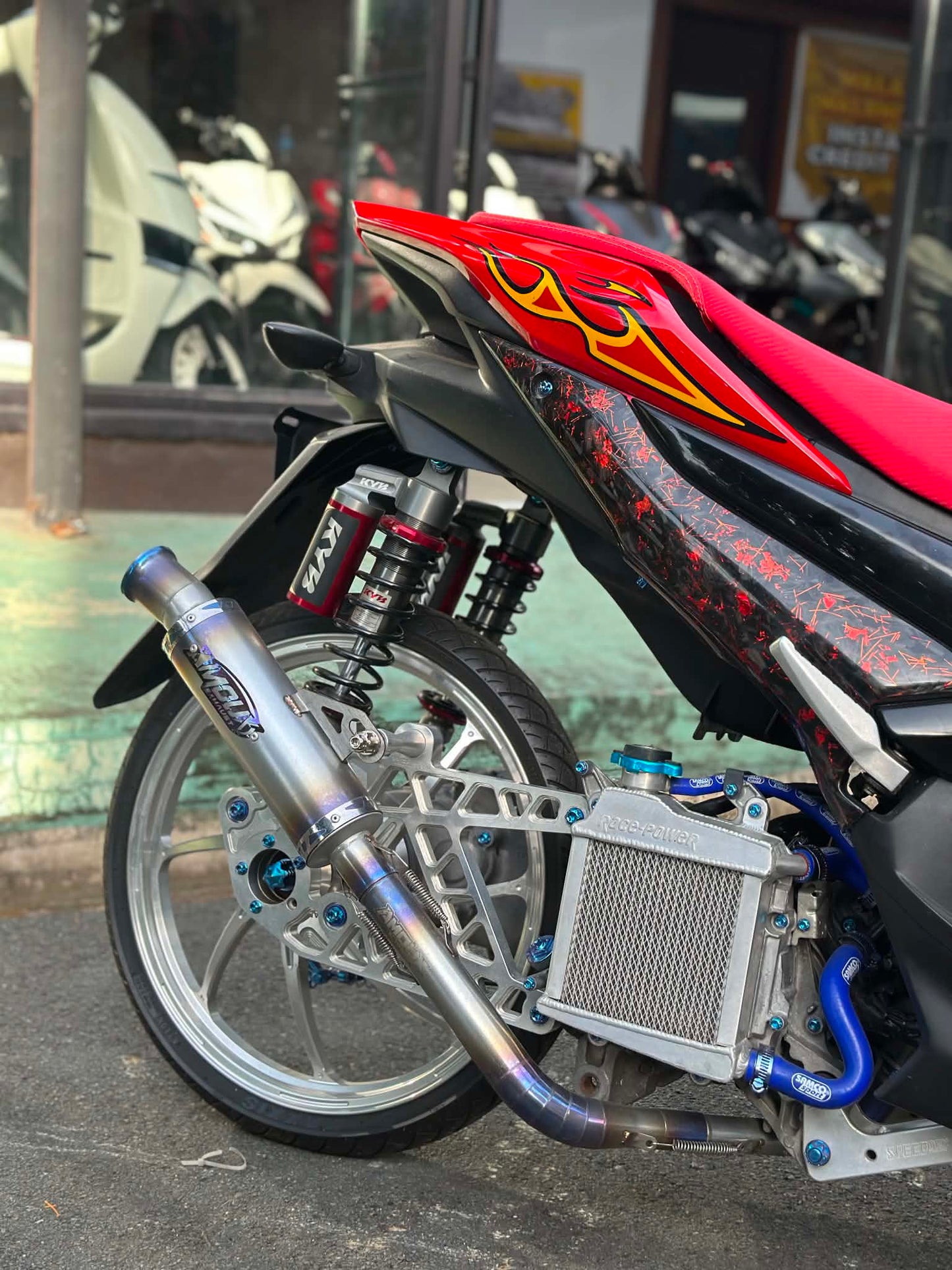 YAMAHA AEROX V2 (RED)