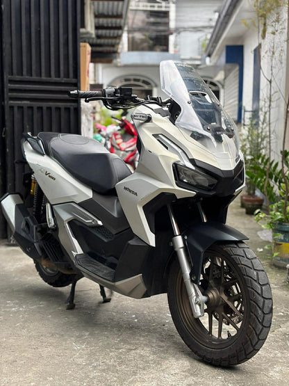 Honda ADV 160 (White)