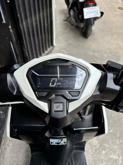 HONDA CLICK V3 (WHITE)