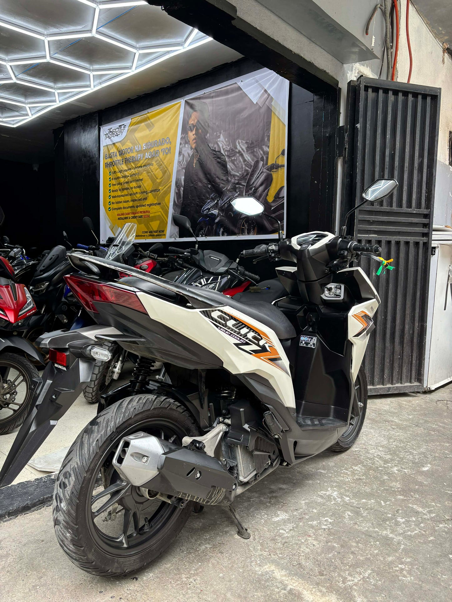 HONDA CLICK V3 (WHITE)