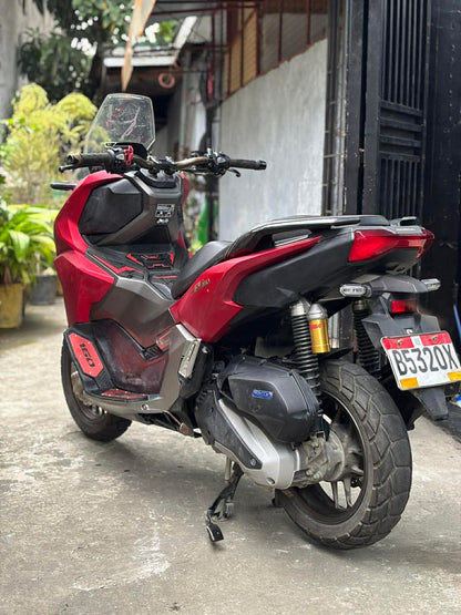 Honda ADV 160 (Red)