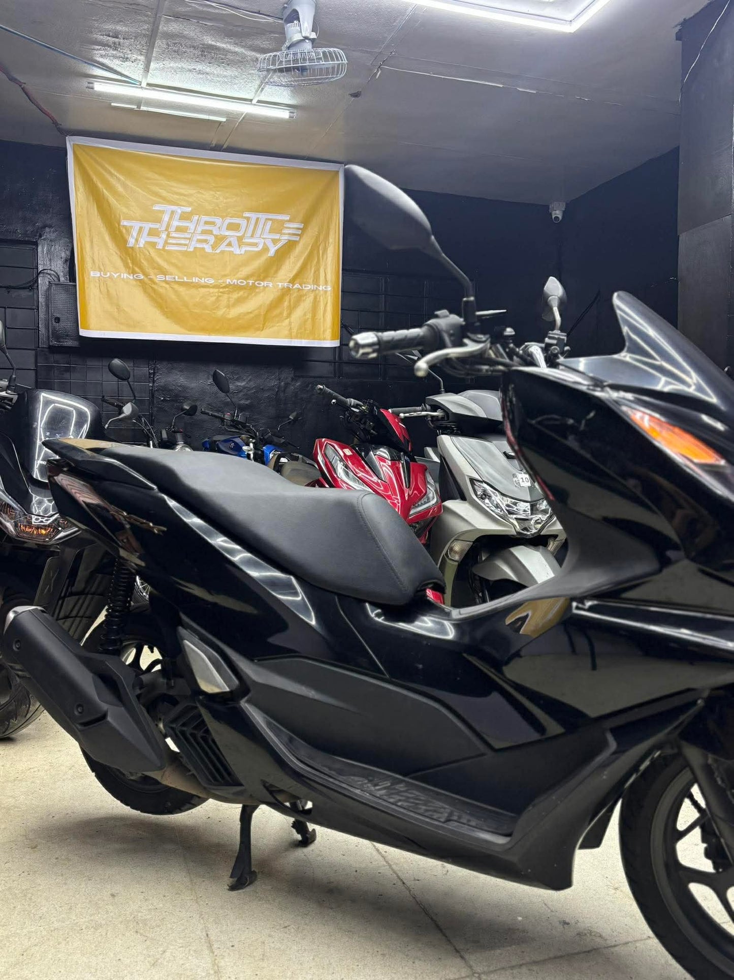 HONDA PCX ABS 160 {BLACK}