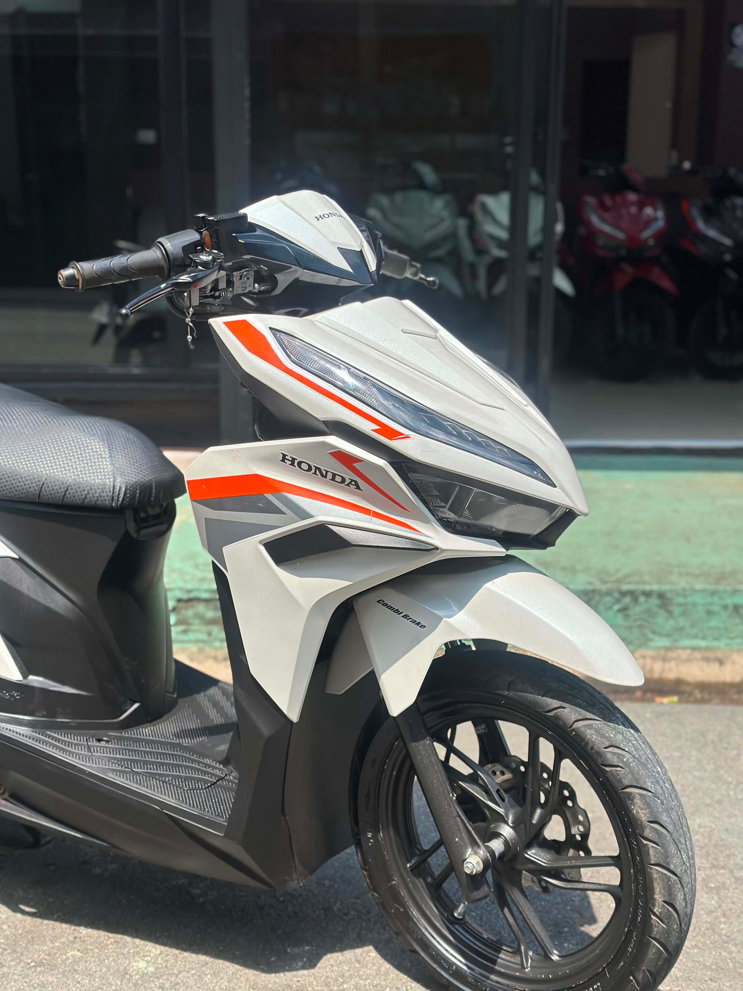 HONDA CLICK V3 (WHITE)