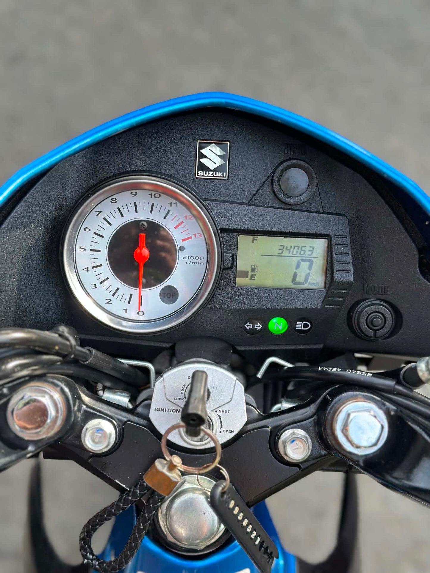 SUZUKI RAIDER CARB (BLUE)