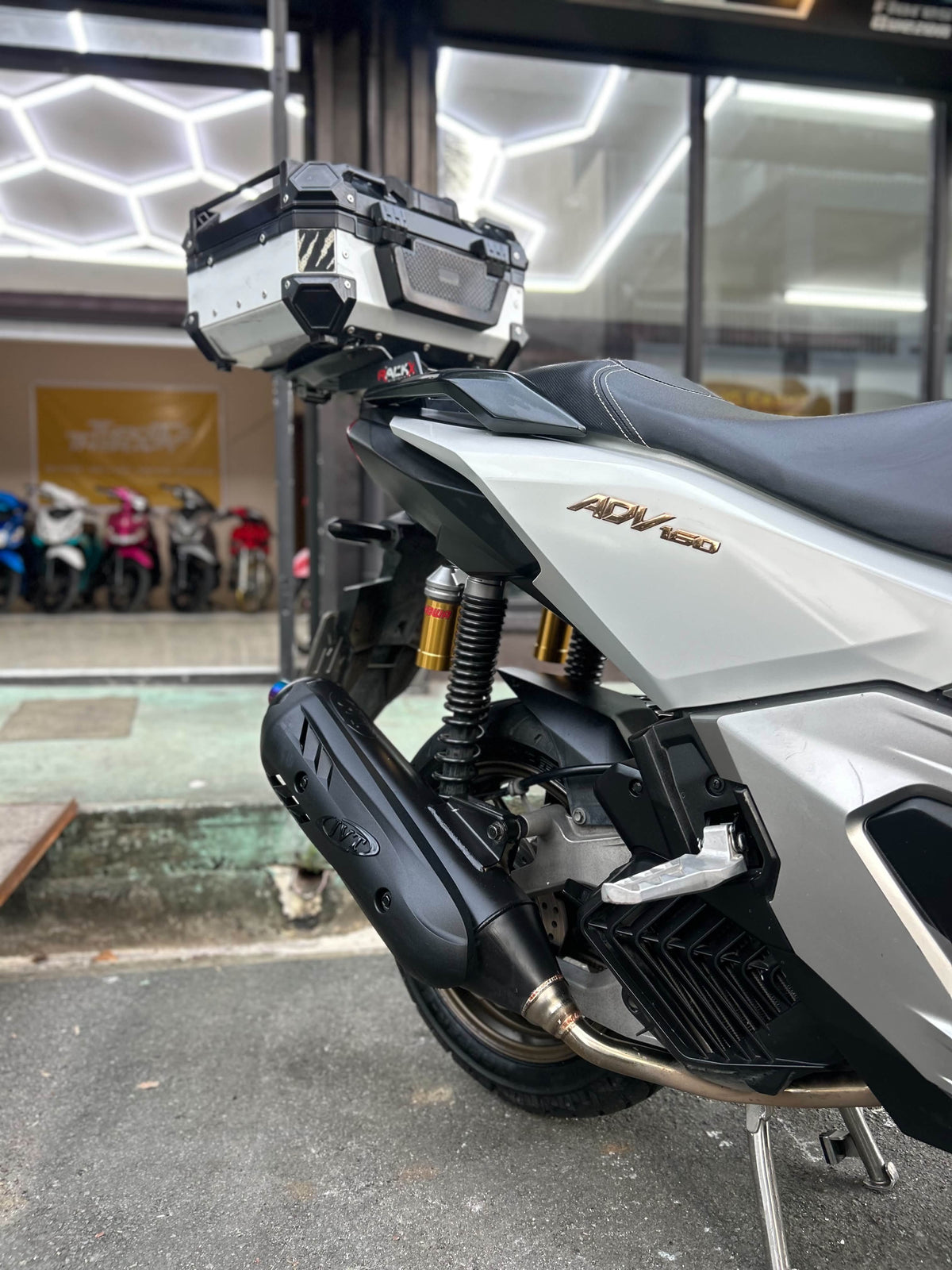 2024 Honda ADV 160 ABS Pearl White