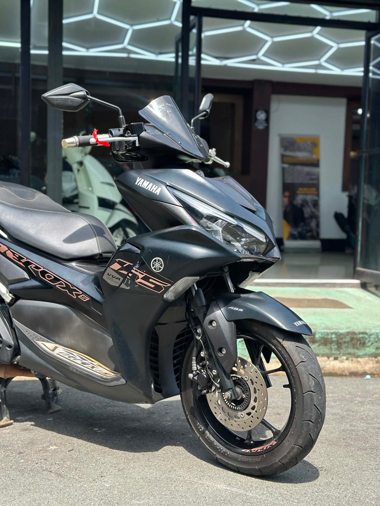 YAMAHA AEROX V2 (BLACK)