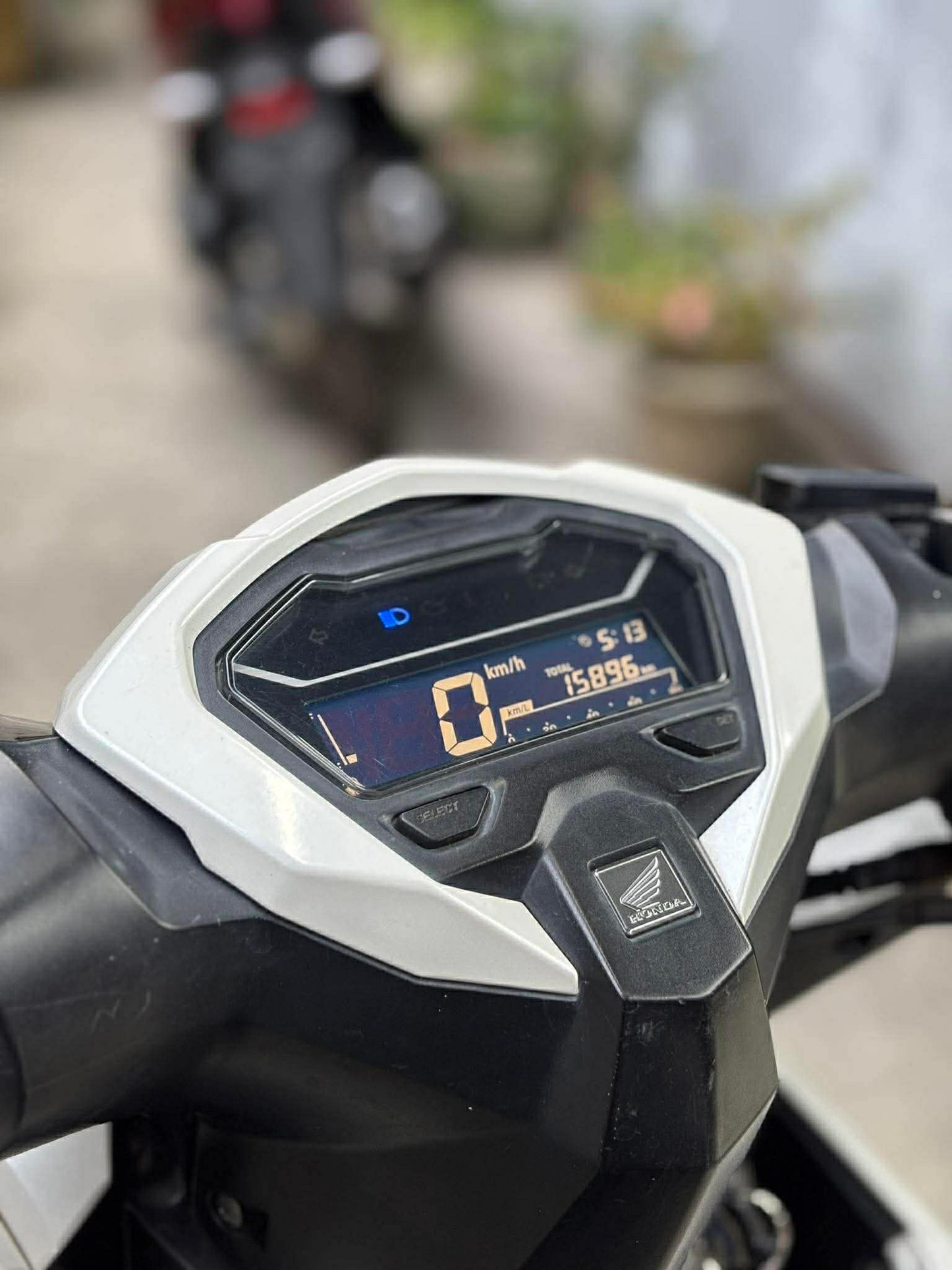 HONDA CLICK V3 {WHITE}