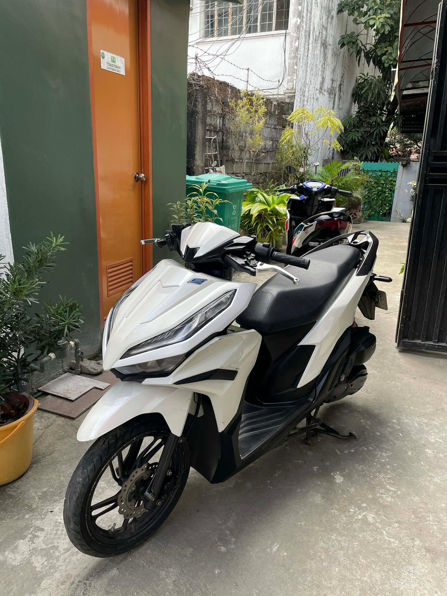 HONDA CLICK V3 (WHITE)