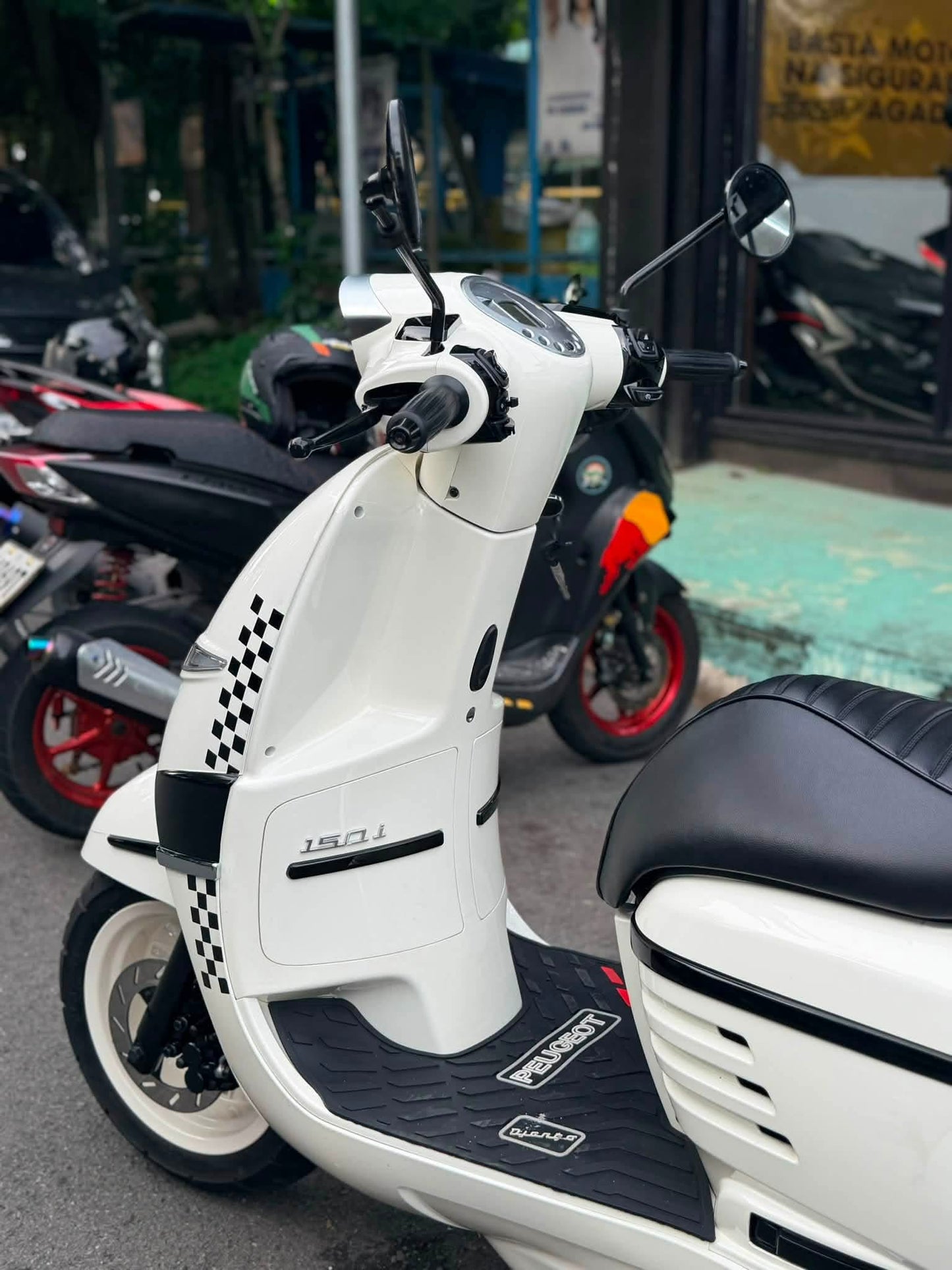PUEGOT DJANGO (WHITE)