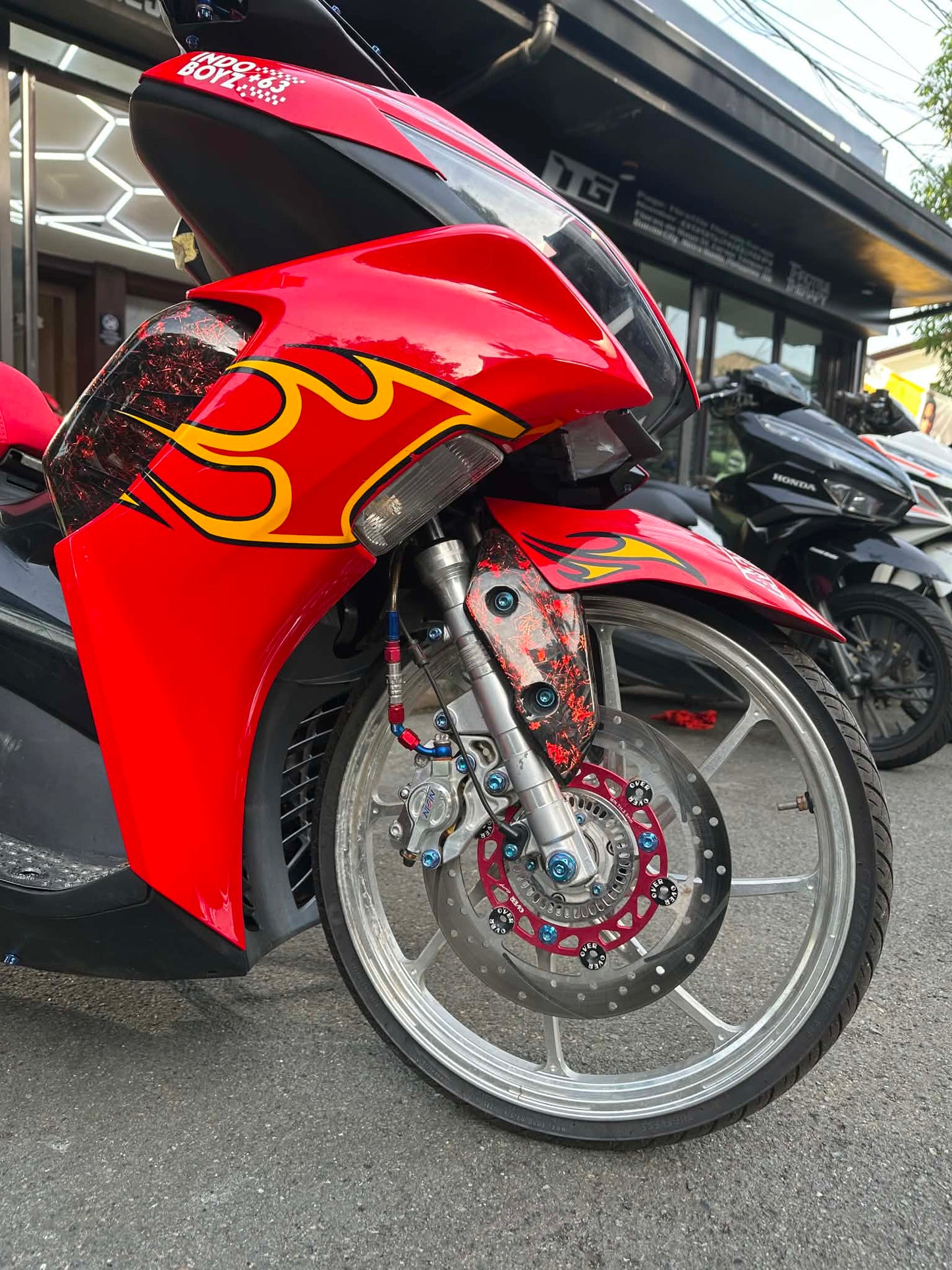 YAMAHA AEROX V2 (RED)