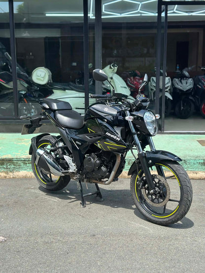 SUZUKI GIXXER (BLACK)
